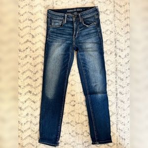 American Eagle mid rise skinny jeans size 6 regular